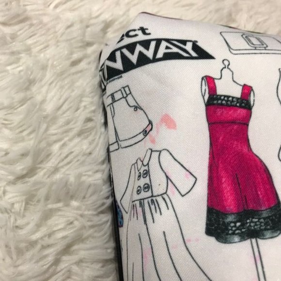 Project Runway Fashion Design Light-Box Lap Desk Set - Picture 16 of 16